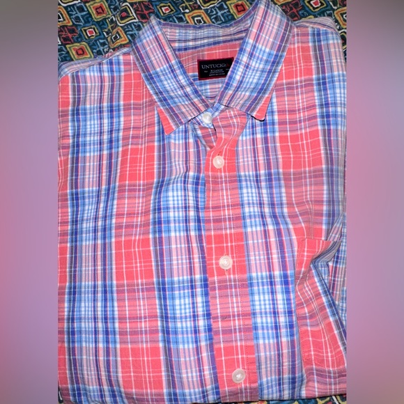 Untuckit - Picture 4 of 5